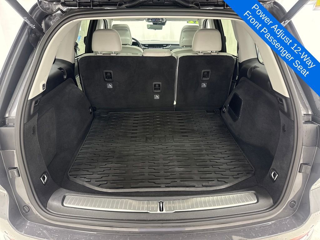 Used 2022 Jeep Grand Cherokee Overland w/ Luxury Tech Group IV image 13