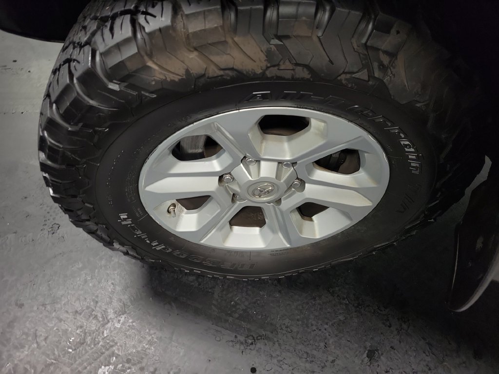 Used 2016 Toyota 4Runner SR5 AWD/4WD image 13