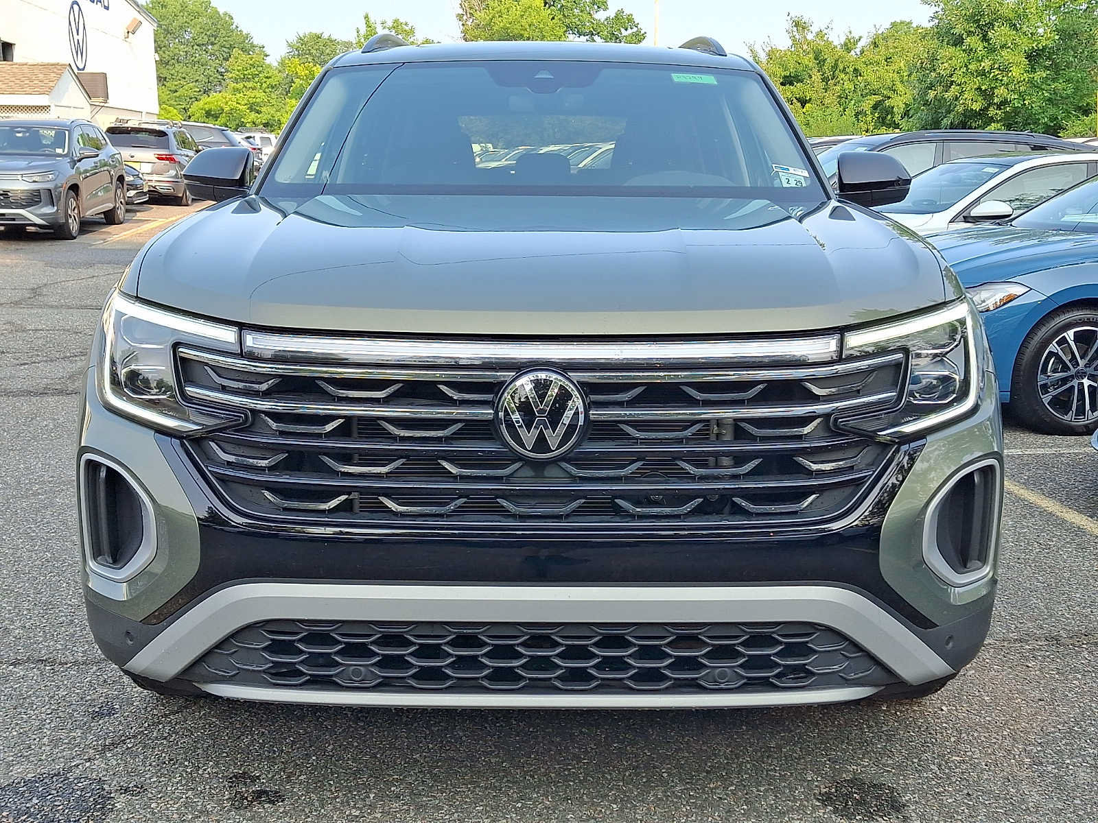 Certified 2024 Volkswagen Atlas Peak Edition SE AWD/4WD image 2