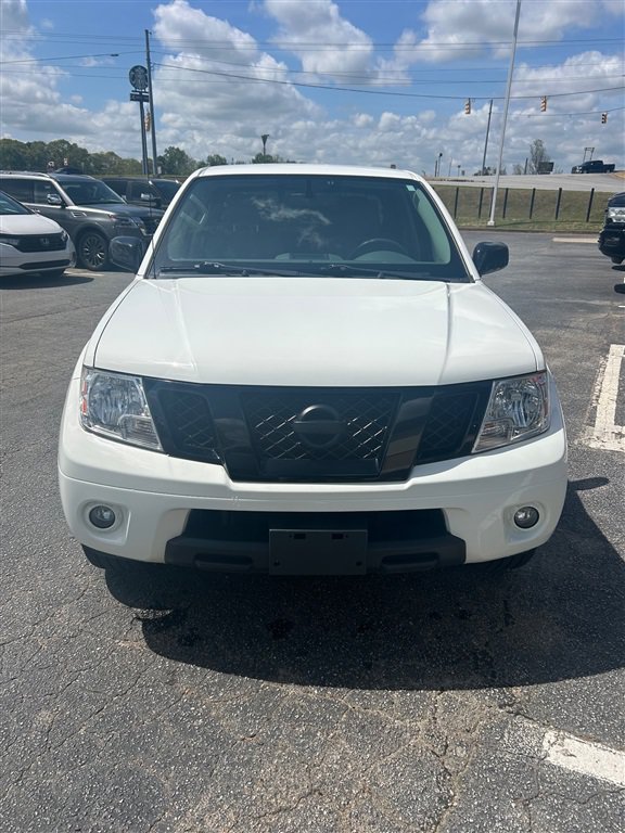 Used 2021 Nissan Frontier SV w/ Midnight Edition Floor Mats RWD image 2
