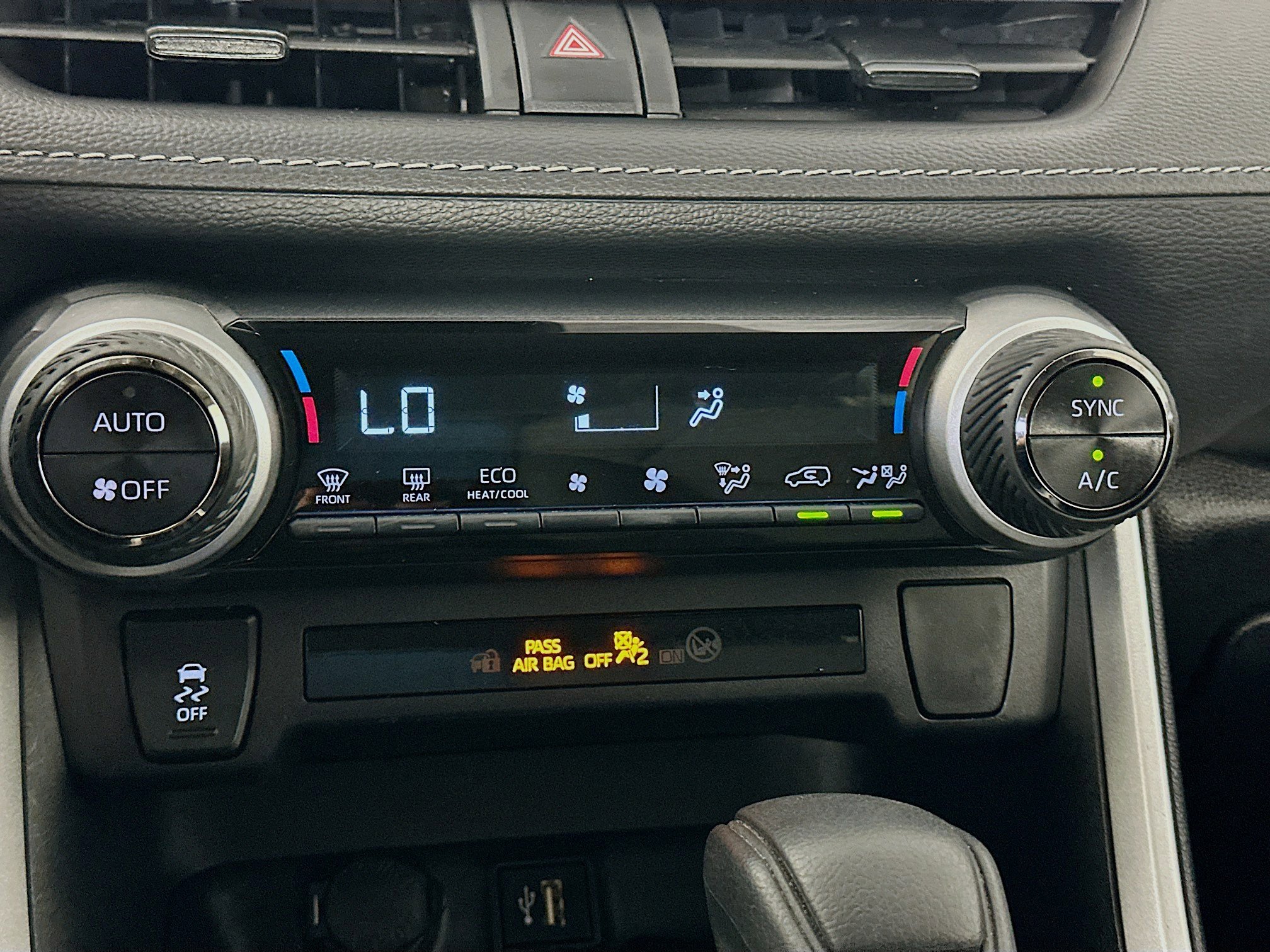 Used 2025 Toyota RAV4 XLE AWD/4WD image 23