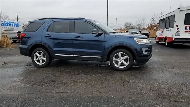 Used 2017 Ford Explorer XLT w/ Equipment Group 202A image 9