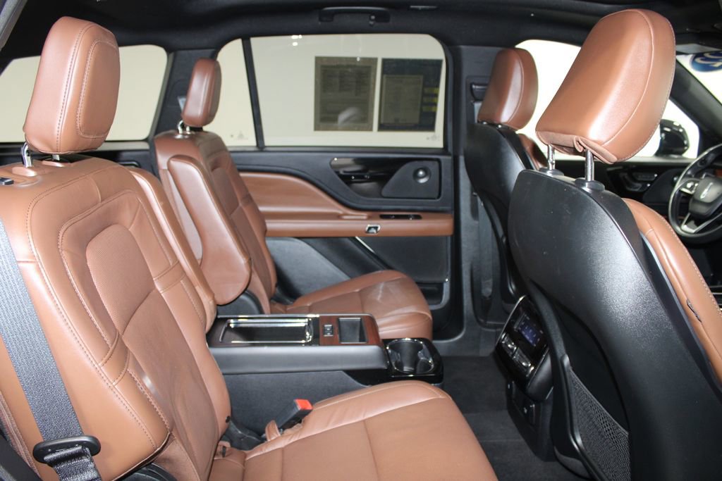 Used 2022 Lincoln Aviator Reserve w/ Equipment Group 201A AWD/4WD image 32