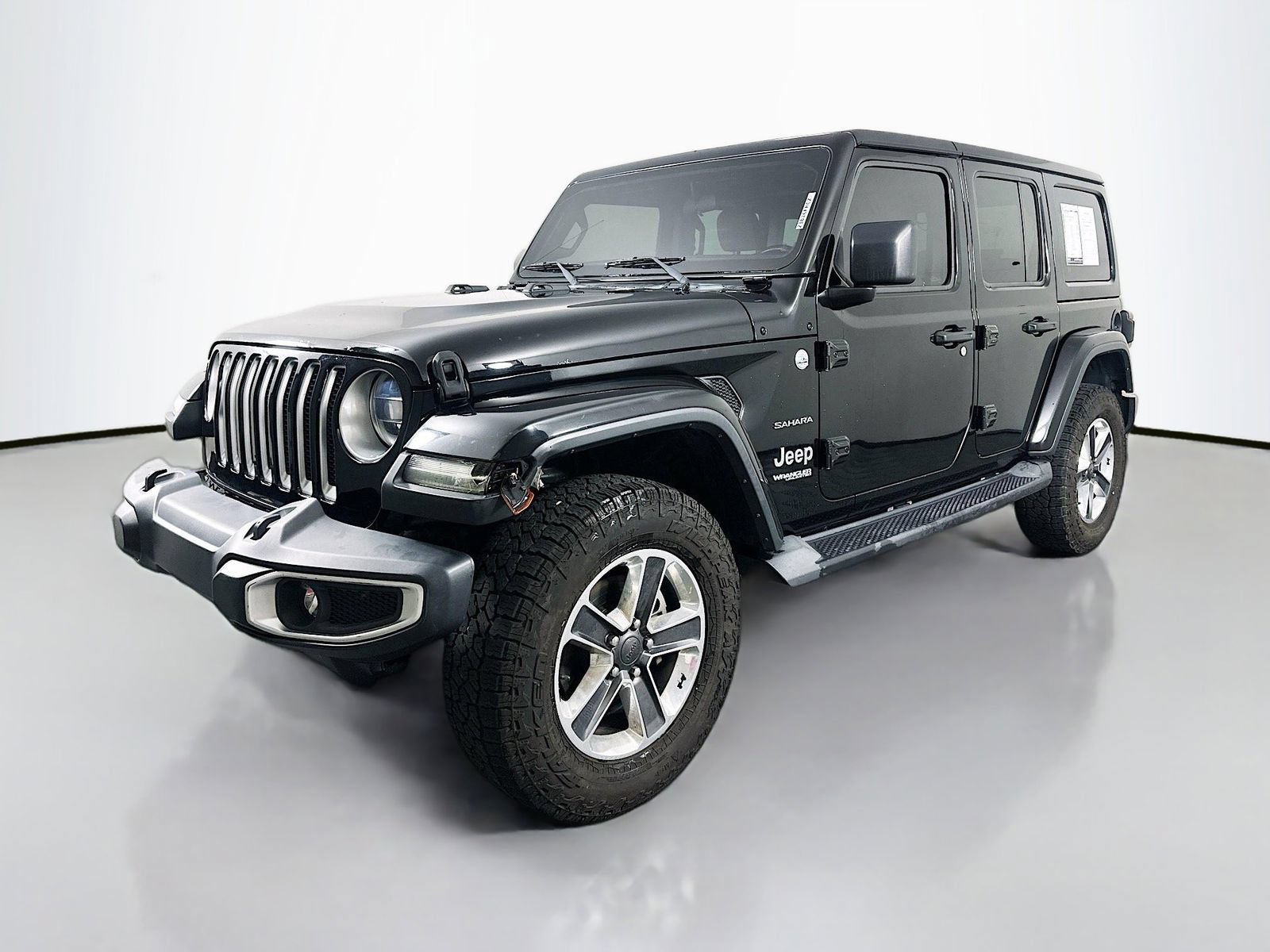 Used 2018 Jeep Wrangler Unlimited Sahara w/ Cold Weather Group AWD/4WD image 3