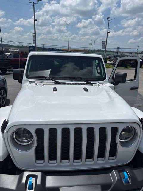Used 2023 Jeep Wrangler Unlimited Sahara w/ Cold Weather Group AWD/4WD image 2