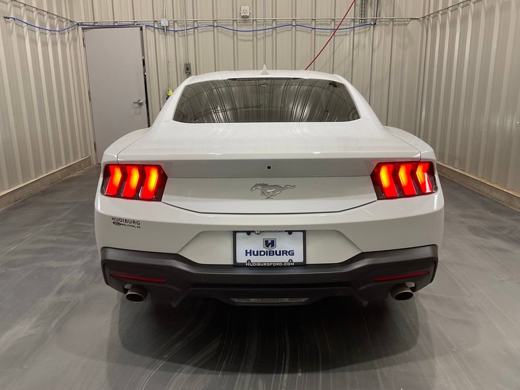 Used 2024 Ford Mustang Coupe image 21