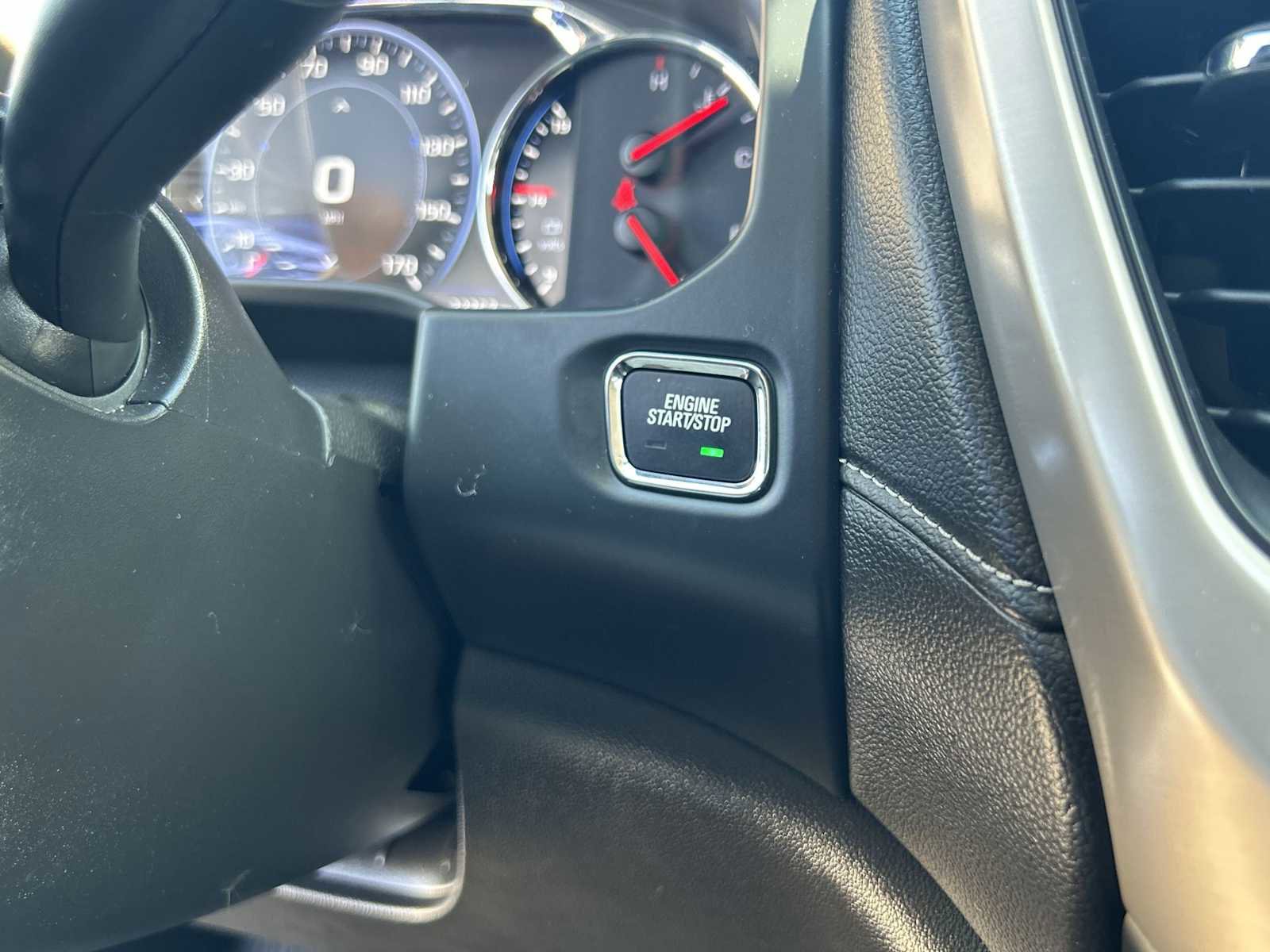 Used 2023 GMC Acadia Denali image 17