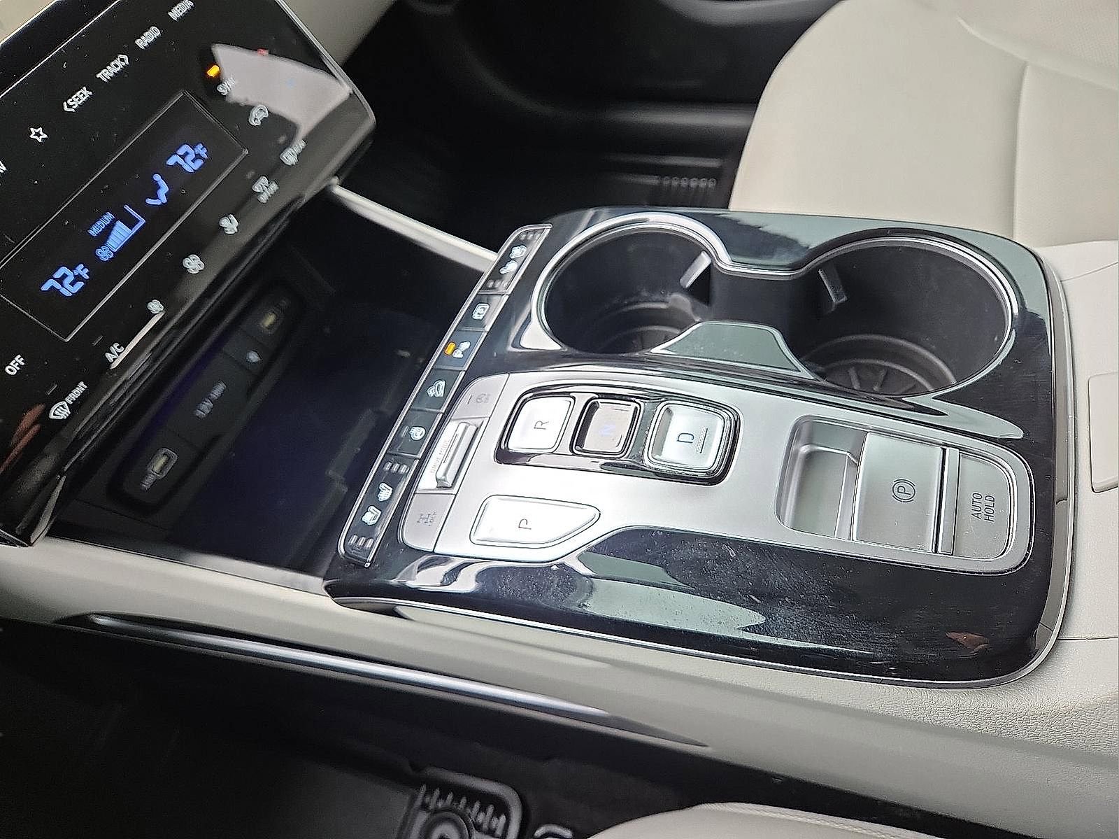 Used 2022 Hyundai Tucson Limited image 25