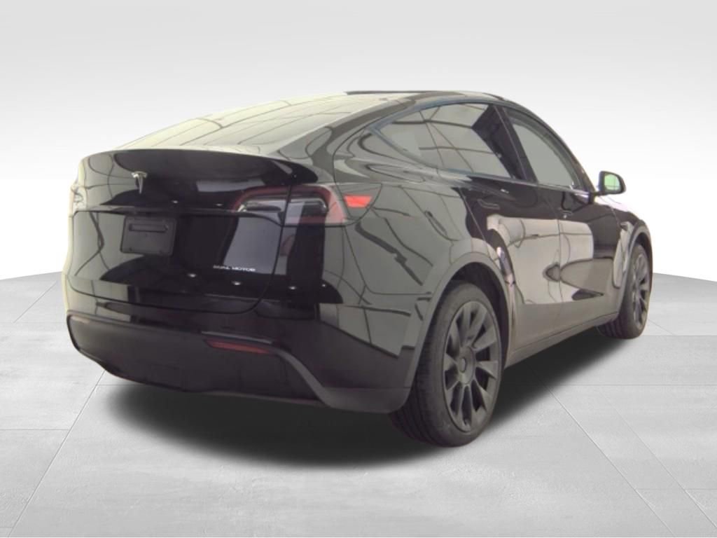 Used 2023 Tesla Model Y Long Range image 7