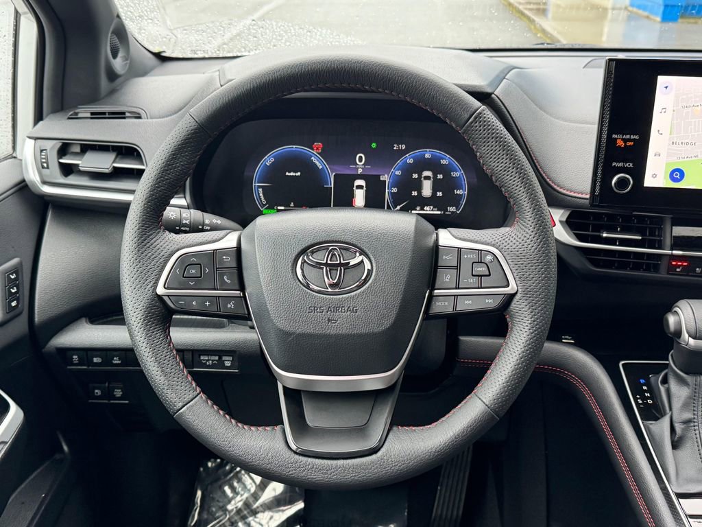 Used 2025 Toyota Sienna XSE w/ XSE Premium Package image 19