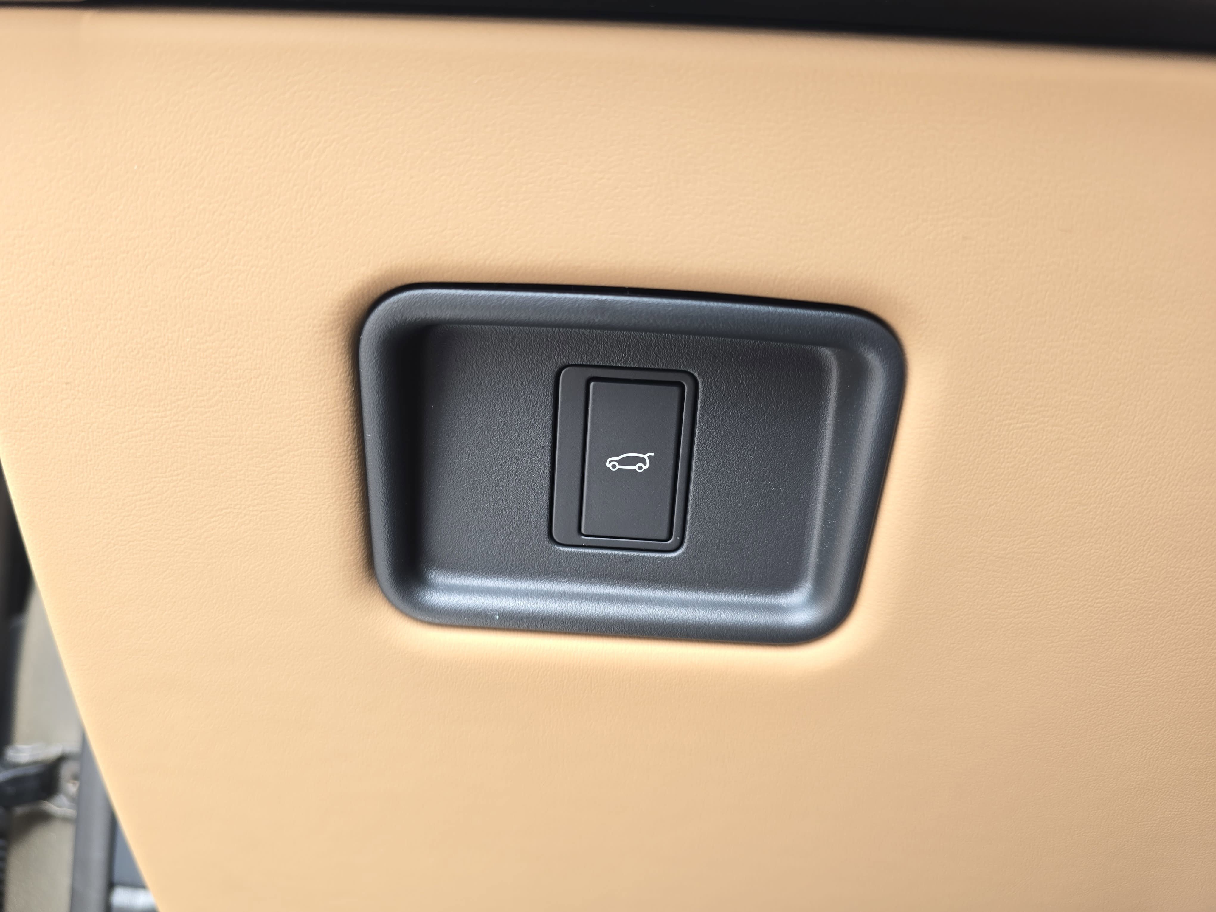 New 2026 Land Rover Range Rover Long Wheelbase SE AWD/4WD image 26