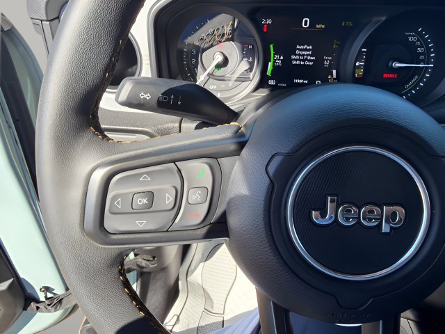 Used 2024 Jeep Wrangler Unlimited AWD/4WD image 11