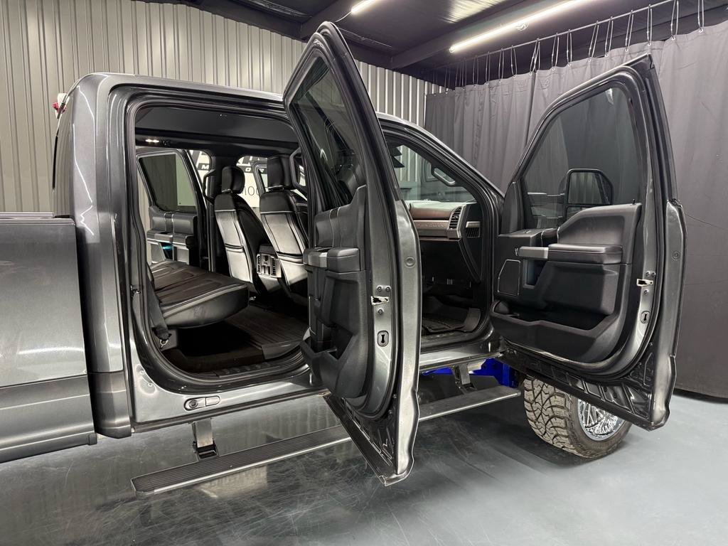 Used 2018 Ford F250 Platinum w/ Platinum Ultimate Package AWD/4WD image 25
