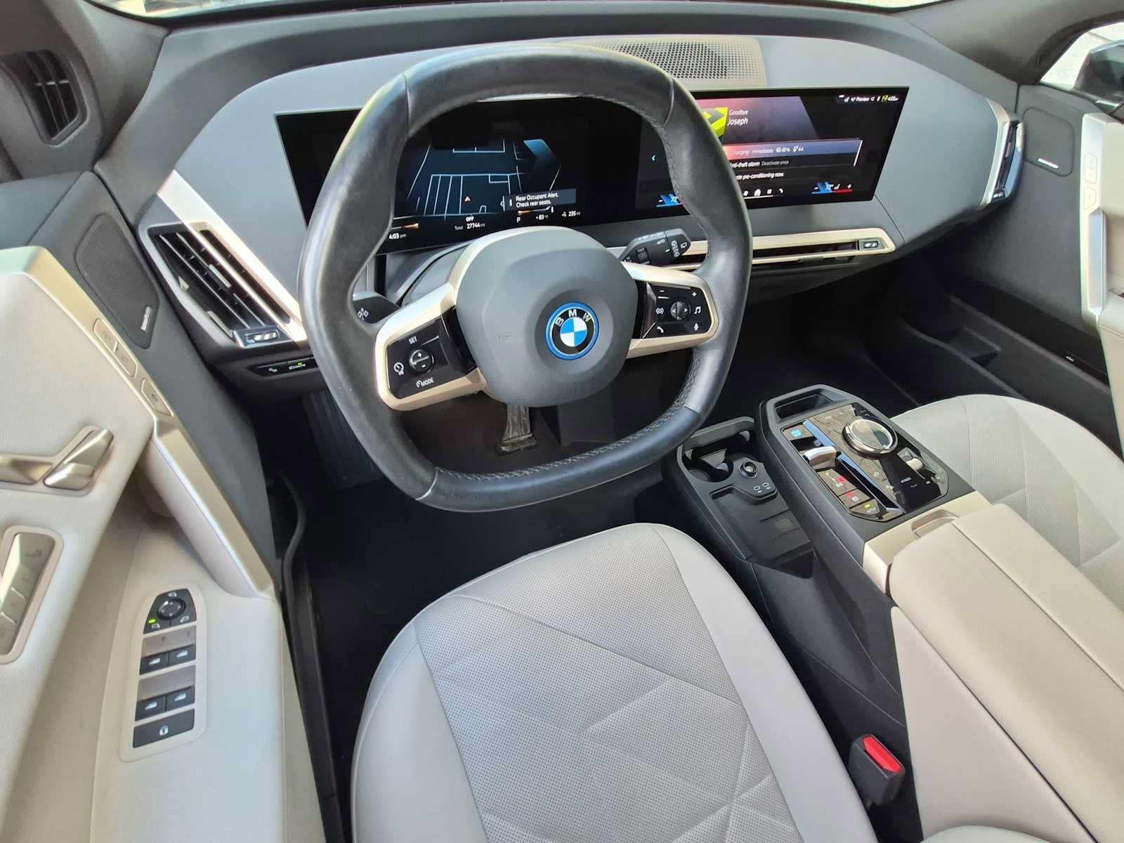 Used 2024 BMW iX xDrive50 w/ Premium Package AWD/4WD image 10