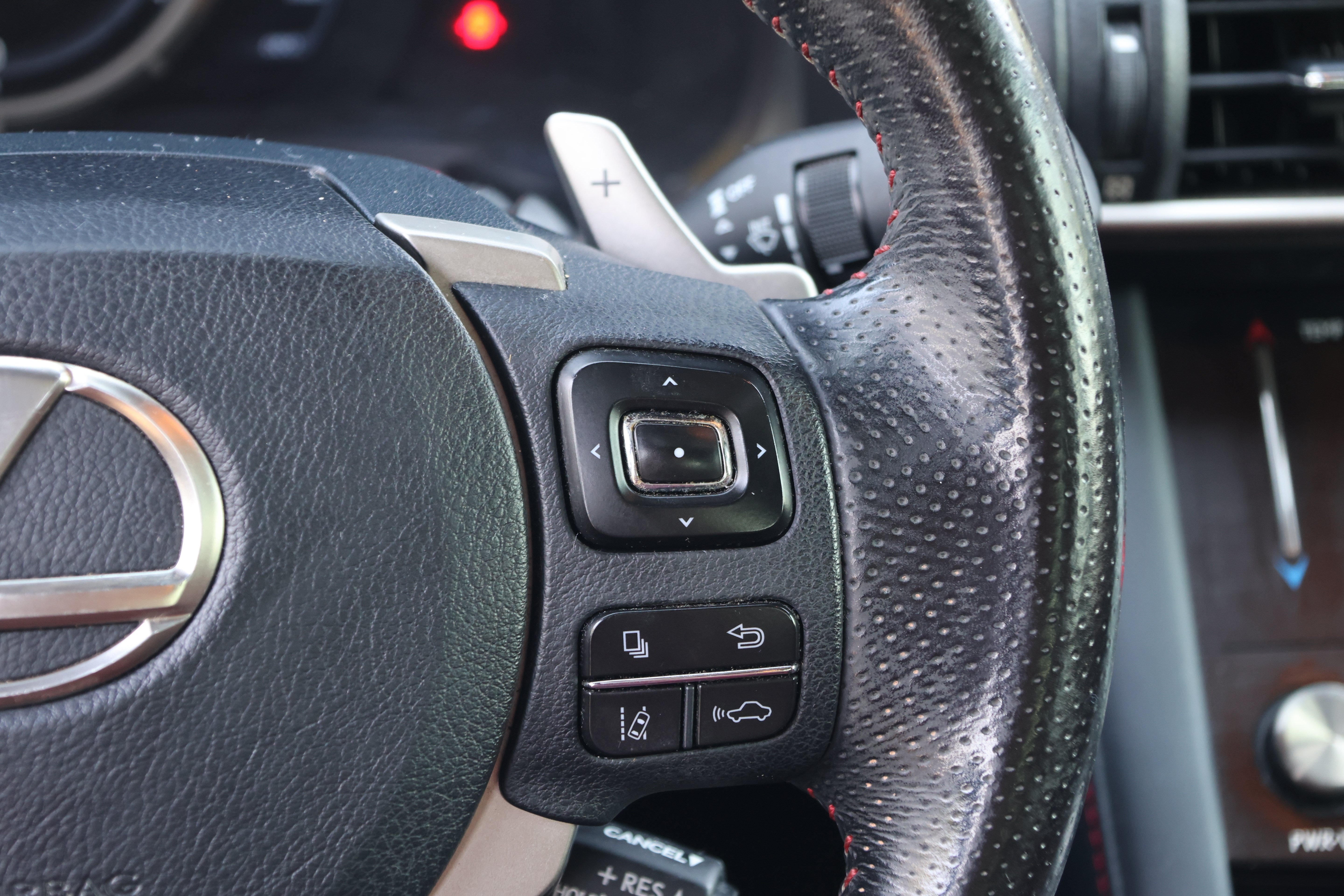 Used 2018 Lexus IS 300 F Sport w/ F Sport Package RWD image 30