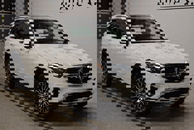 New 2026 Mercedes-Benz GLC 300 4MATIC