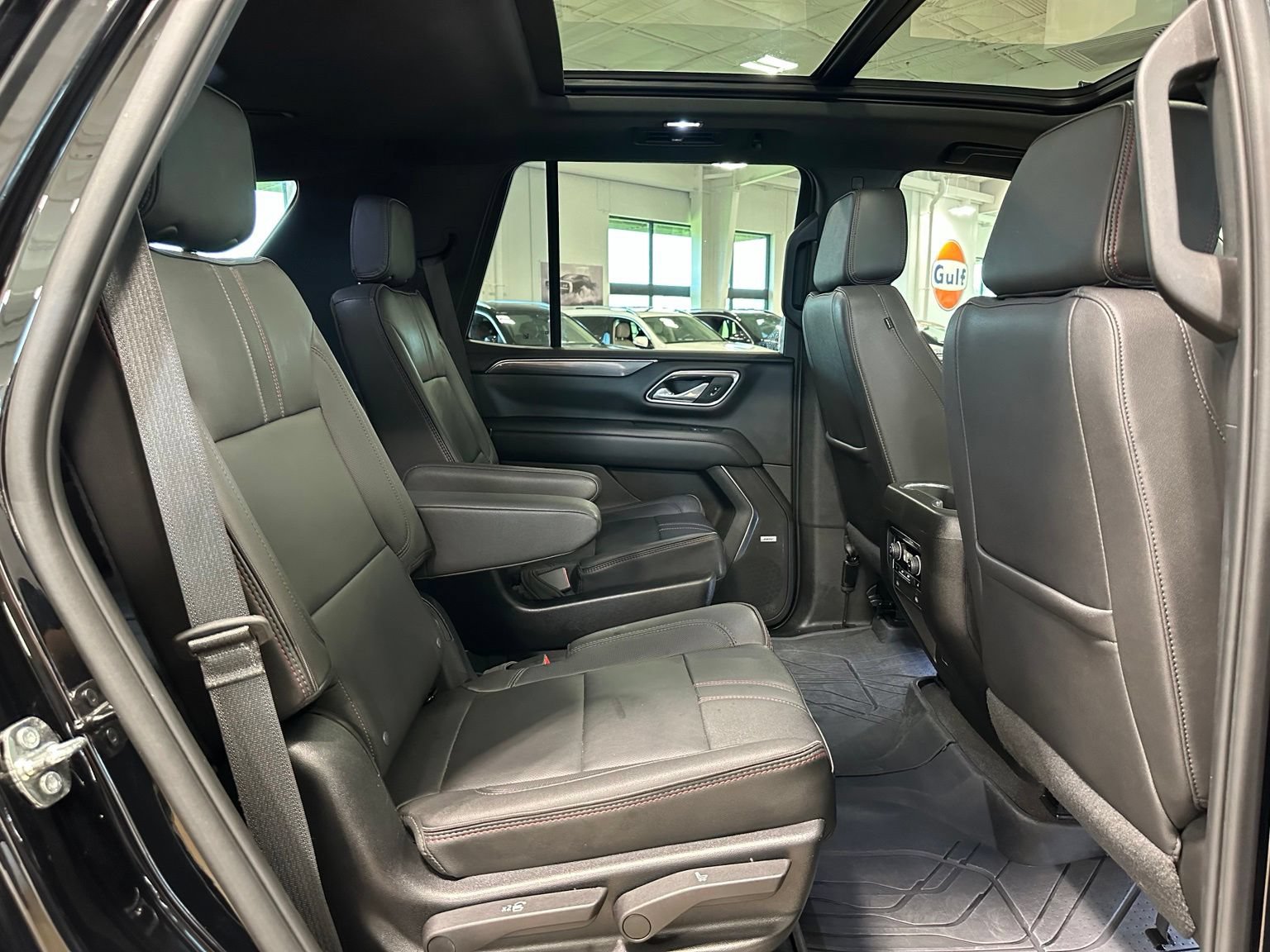 Used 2023 Chevrolet Tahoe RST w/ Luxury Package AWD/4WD image 40