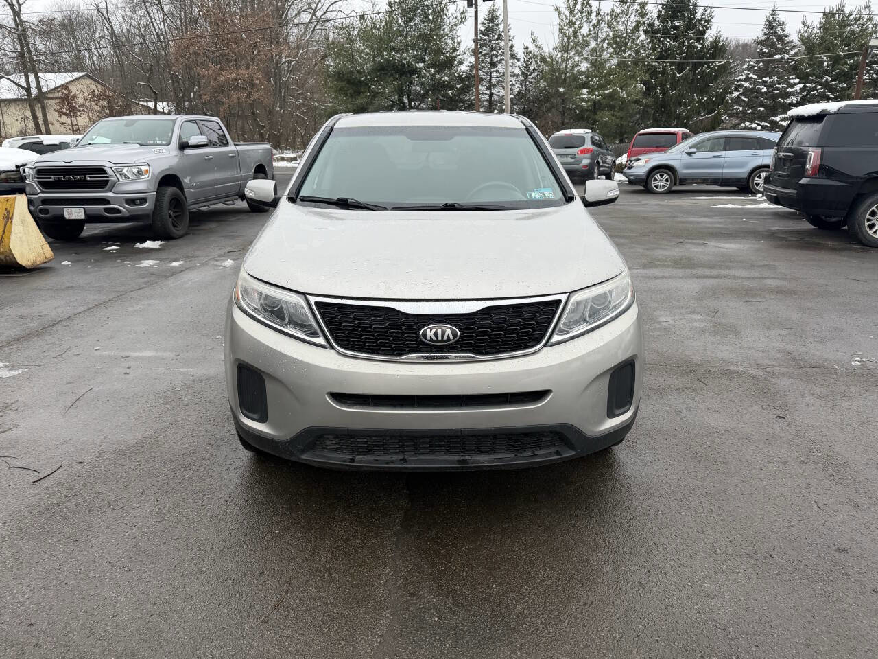 Used 2015 Kia Sorento LX image 2