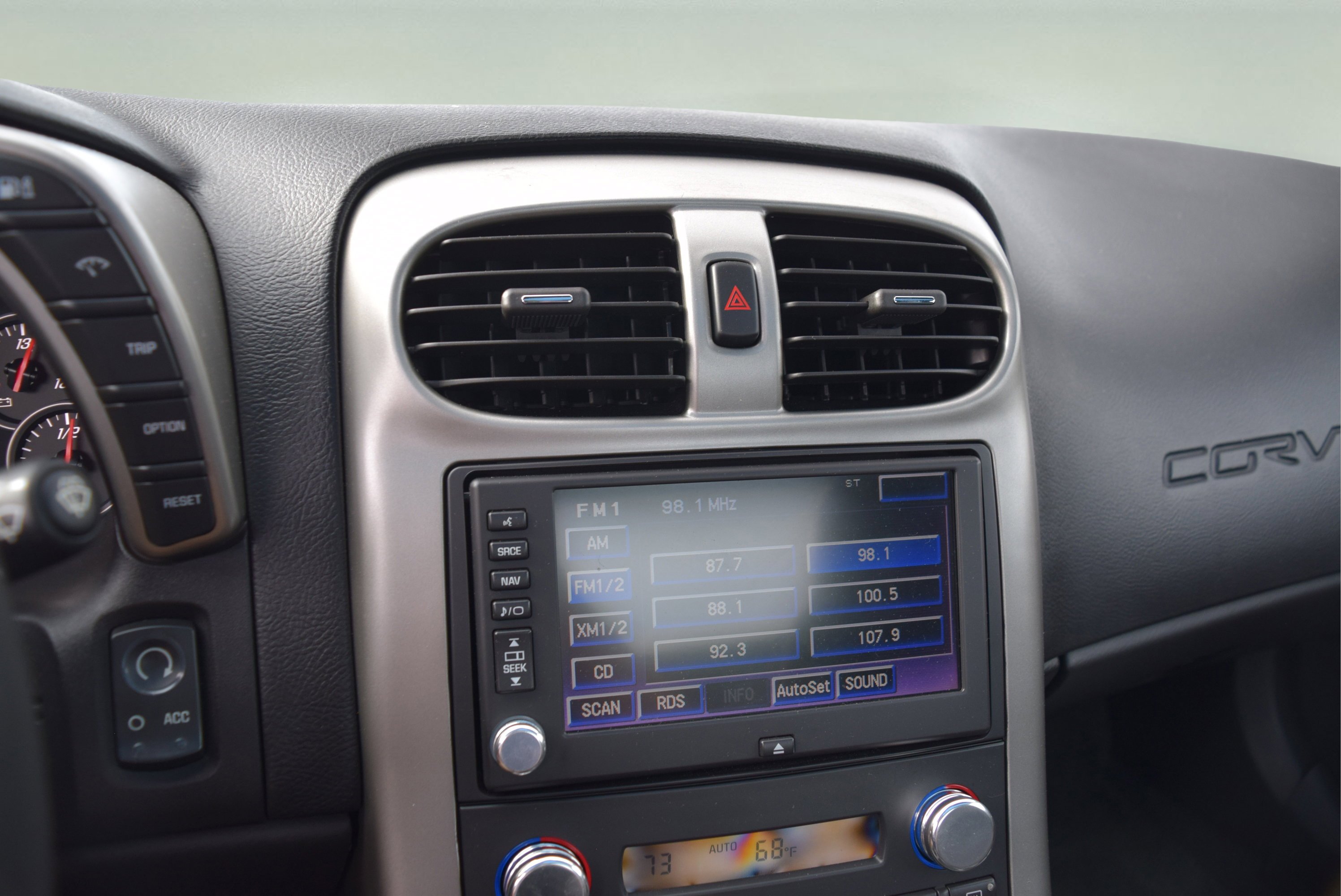 Used 2005 Chevrolet Corvette Coupe w/ Preferred Equipment Group image 12