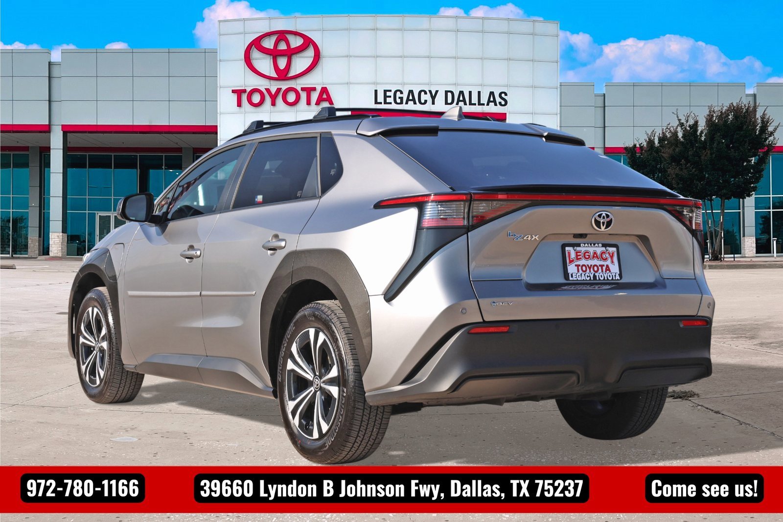 Used 2025 Toyota bZ4X FWD w/ Weather Package image 8