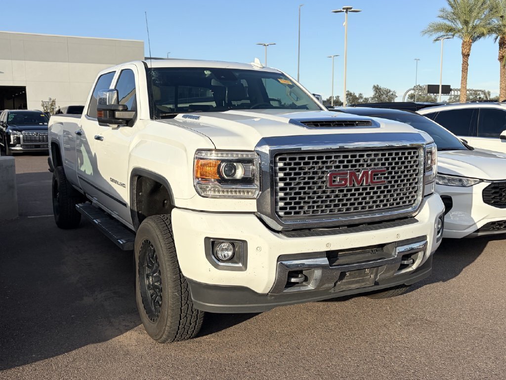 Used 2017 GMC Sierra 3500 Denali w/ Duramax Plus Package AWD/4WD image 4