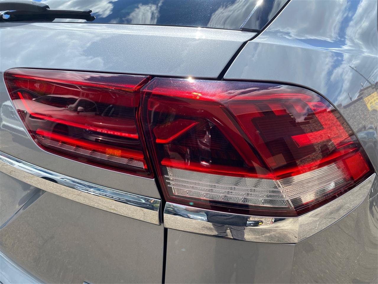Used 2021 Volkswagen Atlas Cross Sport SE AWD/4WD image 19