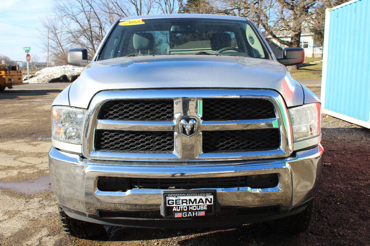 Used 2018 RAM 2500 Tradesman w/ Chrome Appearance Group AWD/4WD image 3