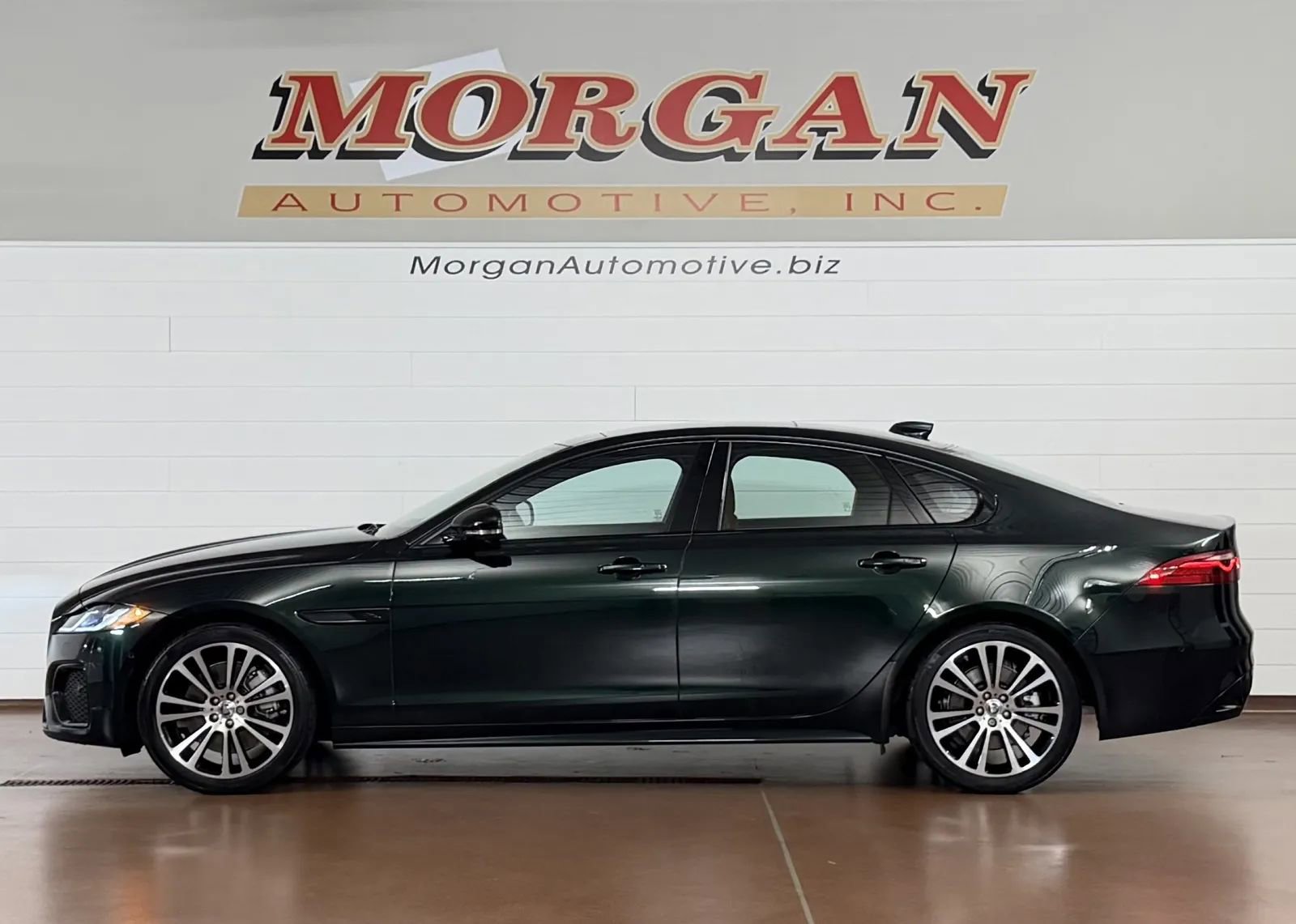 Used 2024 Jaguar XF R-Dynamic SE AWD/4WD image 6