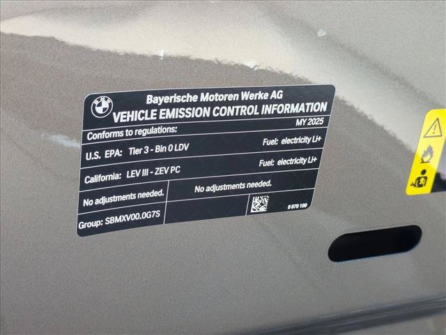 Used 2025 BMW i7 xDrive60 RWD image 28