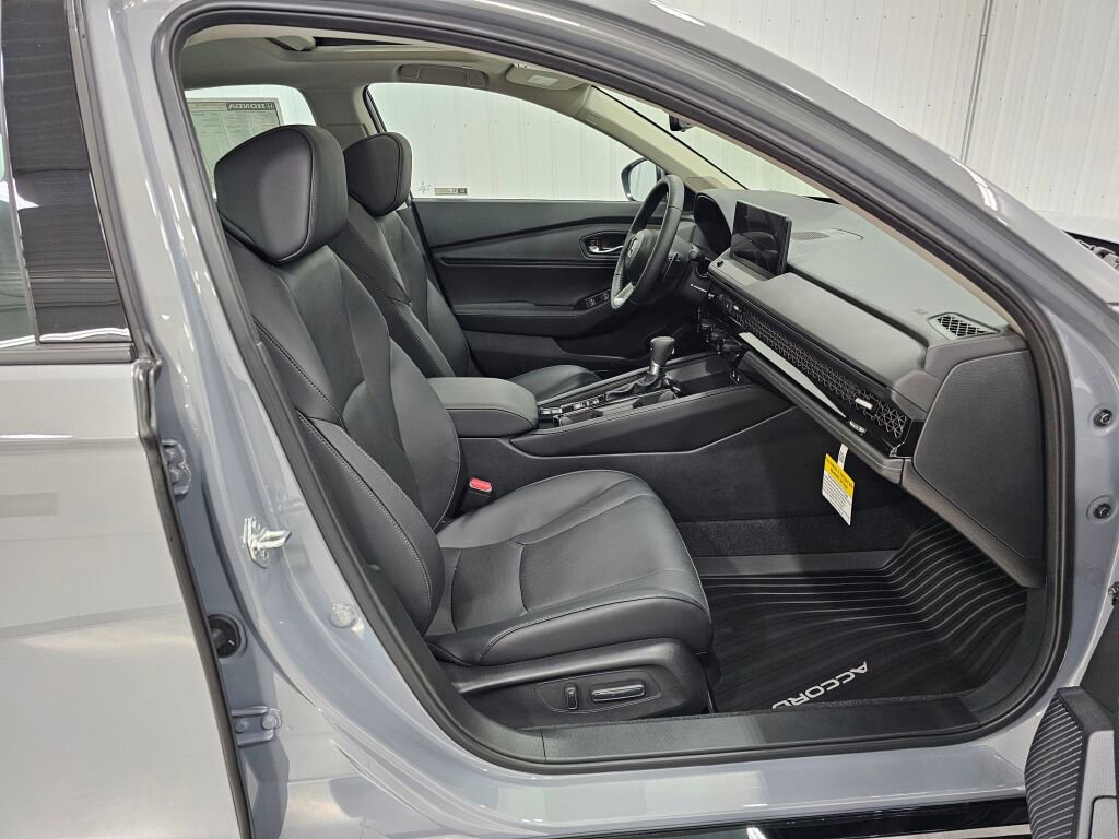 New 2025 Honda Accord Touring image 7