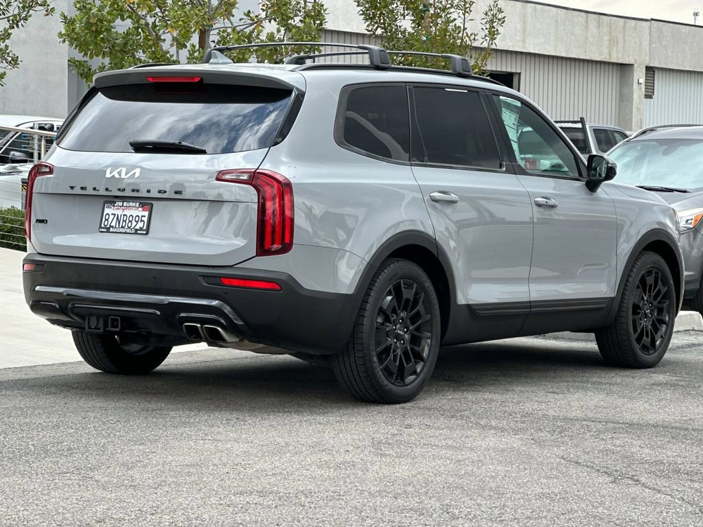 Used 2022 Kia Telluride SX w/ SX Prestige Package AWD/4WD image 3
