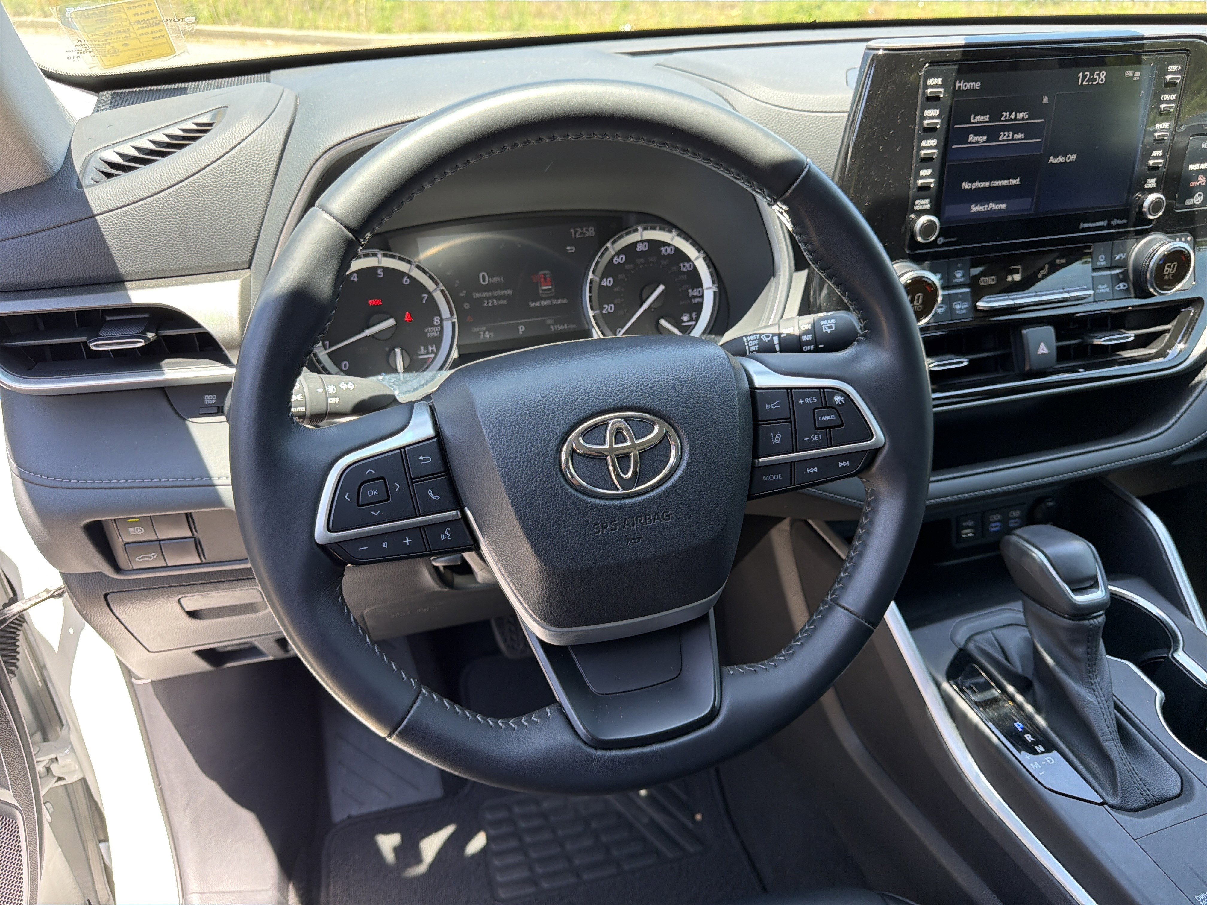 Used 2022 Toyota Highlander XLE FWD image 24