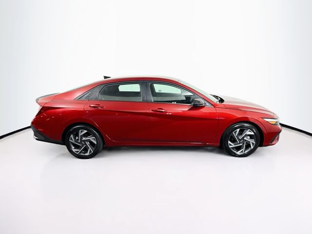 Certified 2025 Hyundai Elantra Sport FWD image 9
