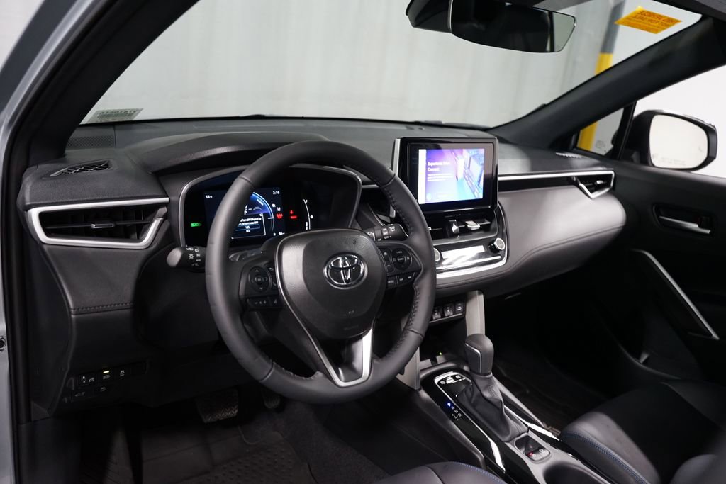 Used 2025 Toyota Corolla Cross AWD Hybrid w/ Convenience Package image 11