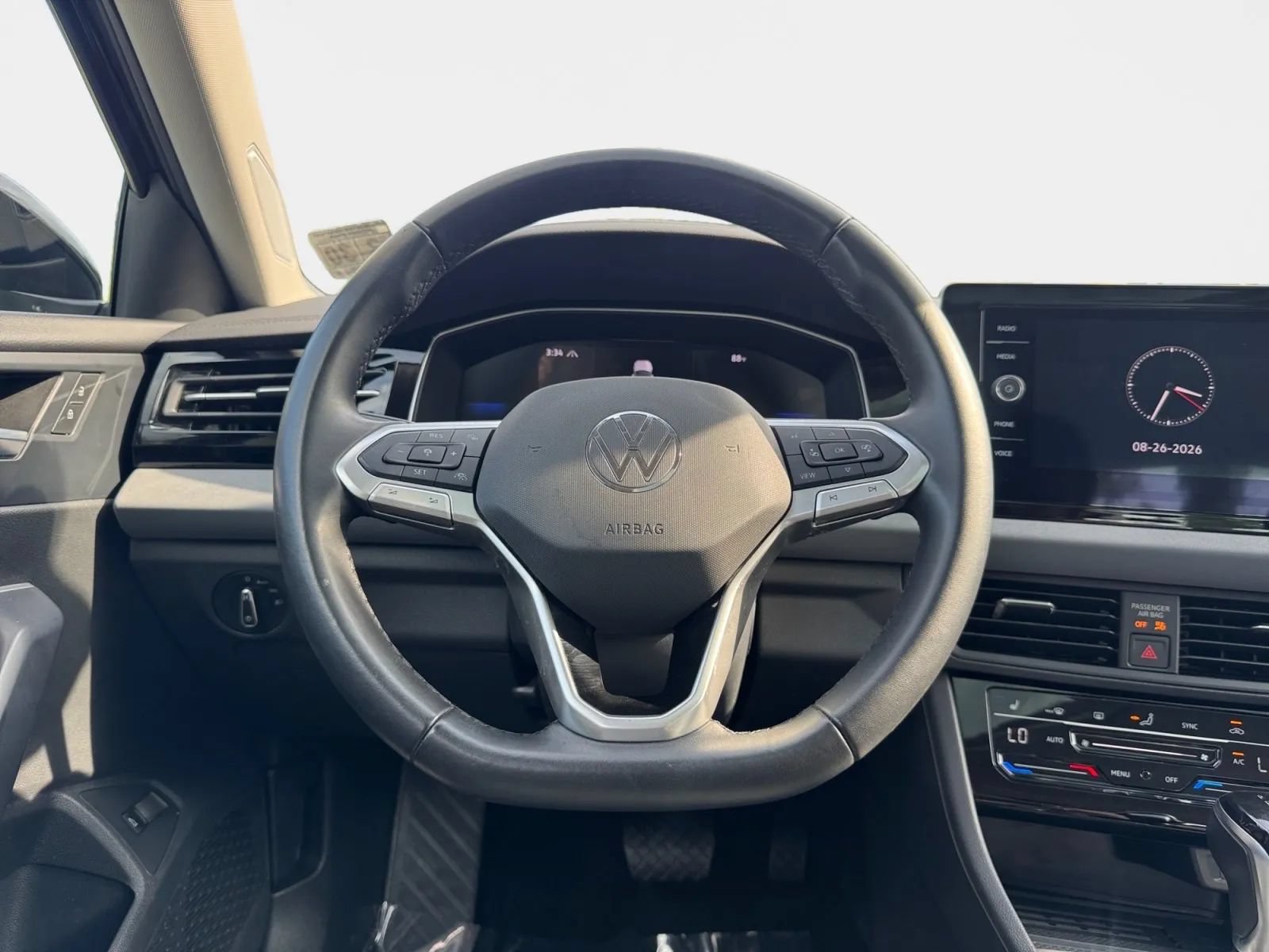 Used 2025 Volkswagen Jetta SE FWD image 15