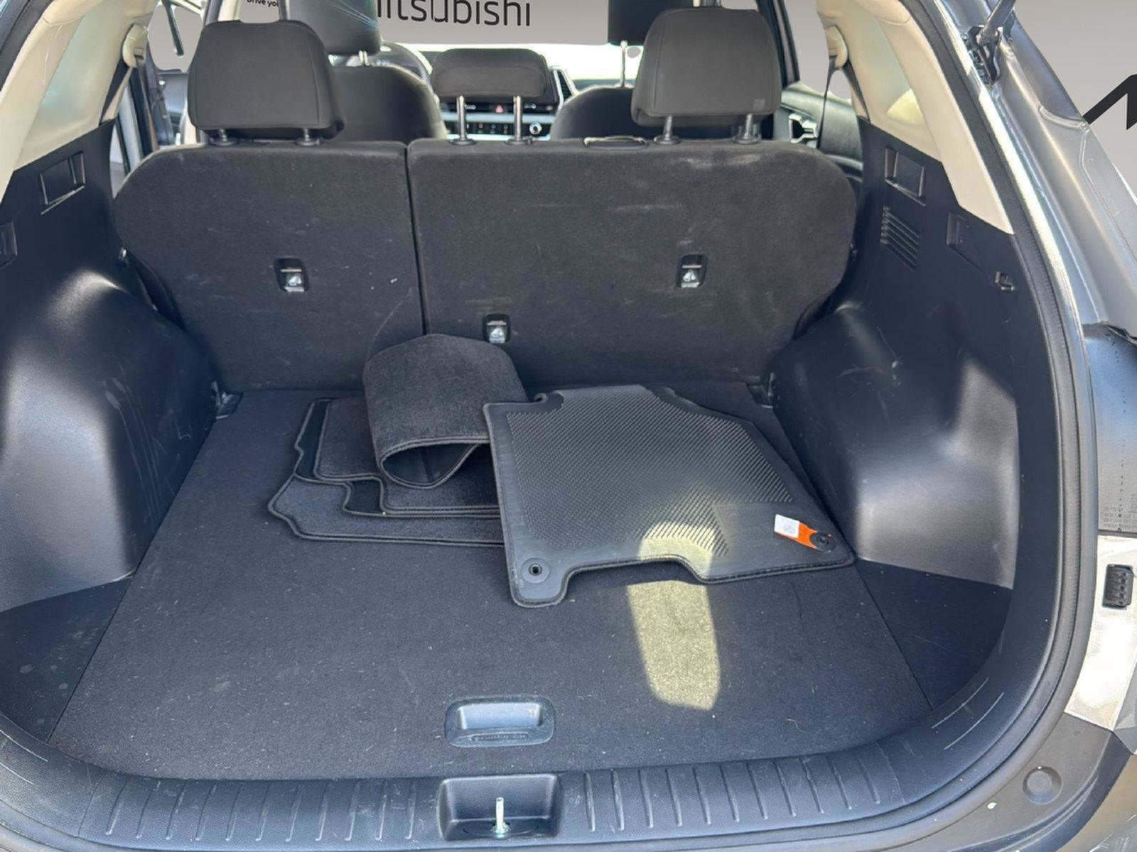 Used 2025 Kia Sportage LX AWD/4WD image 25