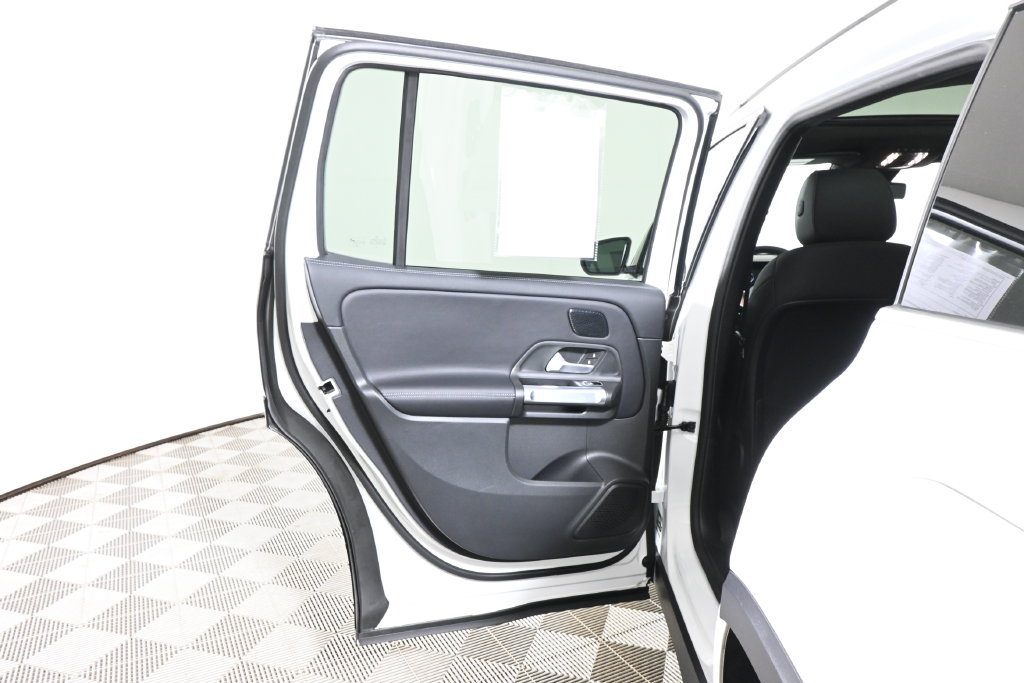 Certified 2026 Mercedes-Benz GLB 250 4MATIC image 31