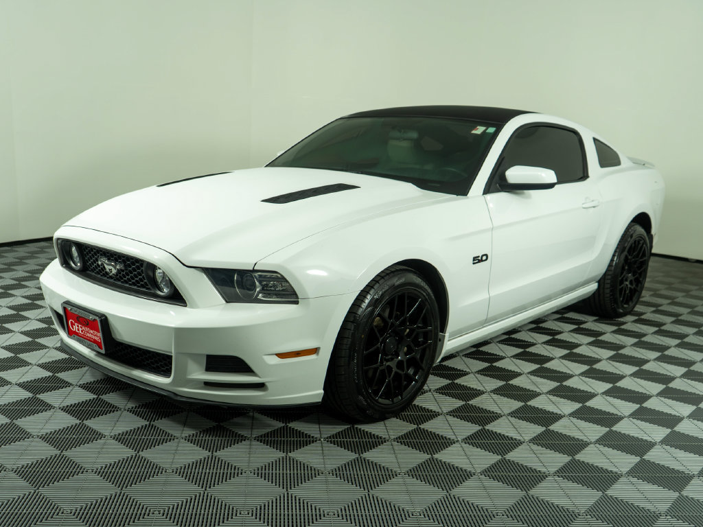 Used 2014 Ford Mustang GT RWD image 3