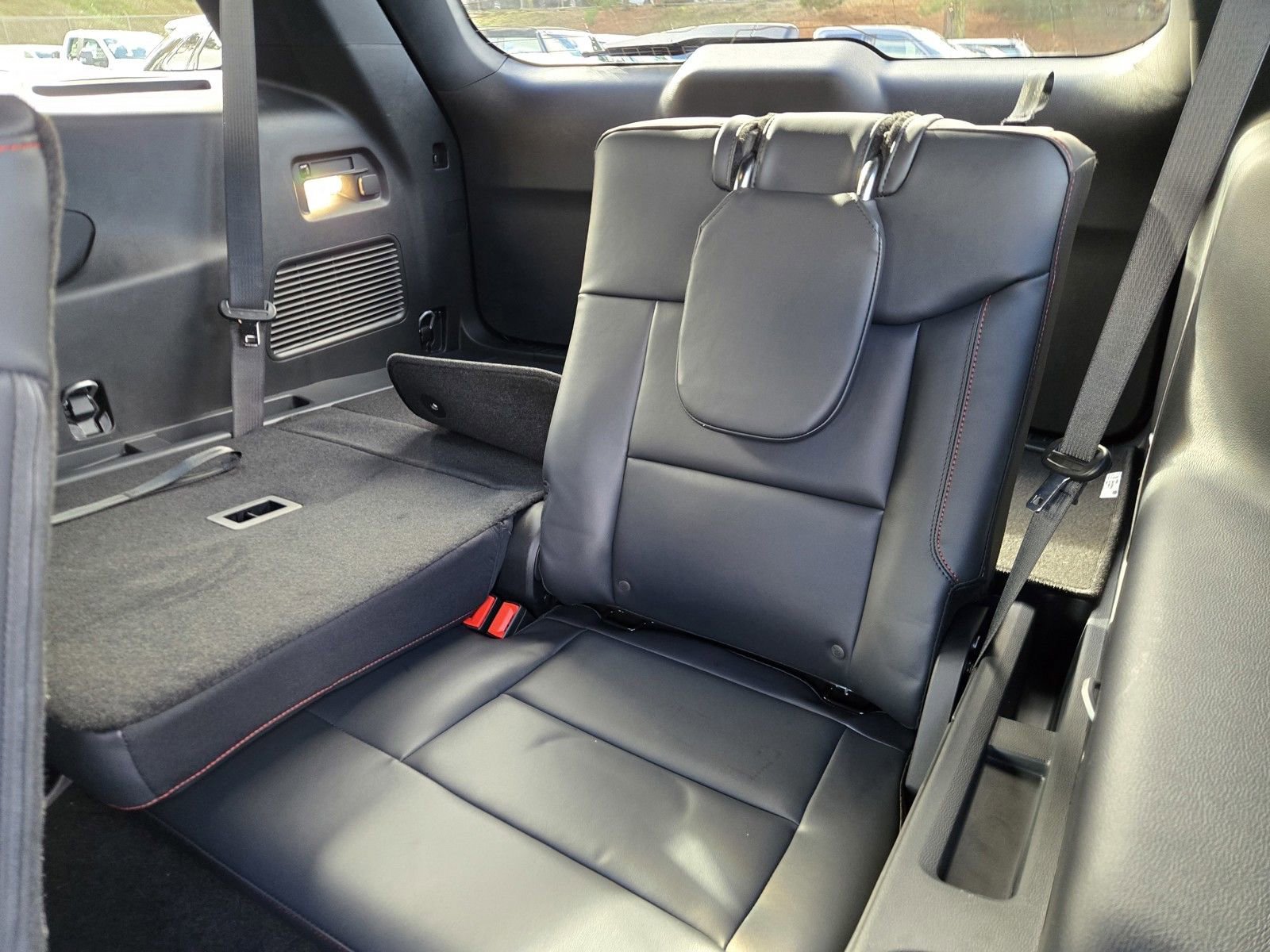 New 2026 Ford Explorer ST-Line w/ ST-Line Street Pack AWD/4WD image 7