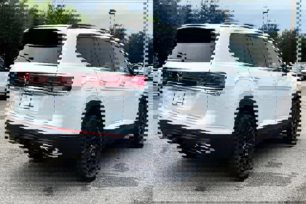 New 2026 Volkswagen Atlas SE image 5