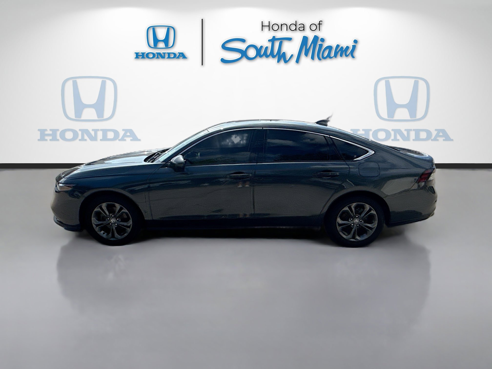 Certified 2023 Honda Accord EX image 4