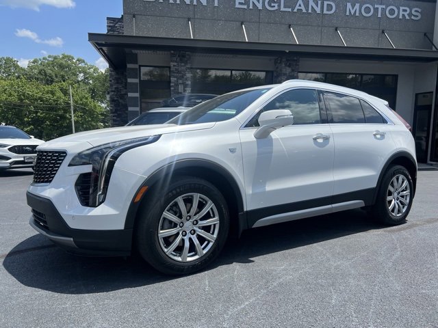Used 2022 Cadillac XT4 Premium Luxury w/ Technology Package image 2