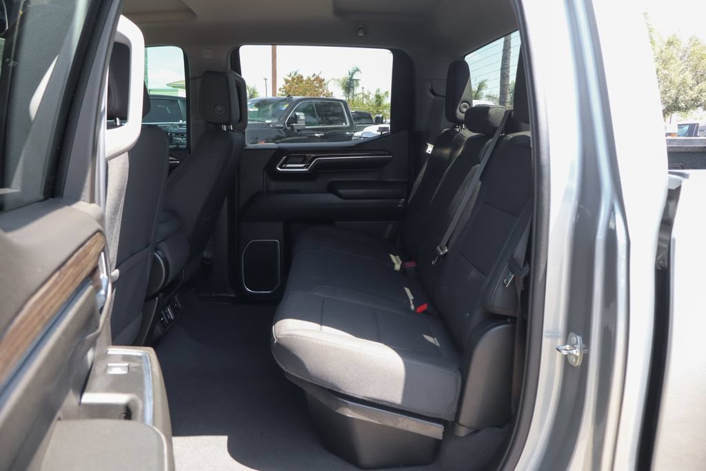 Used 2024 Chevrolet Silverado 1500 LT RWD image 40