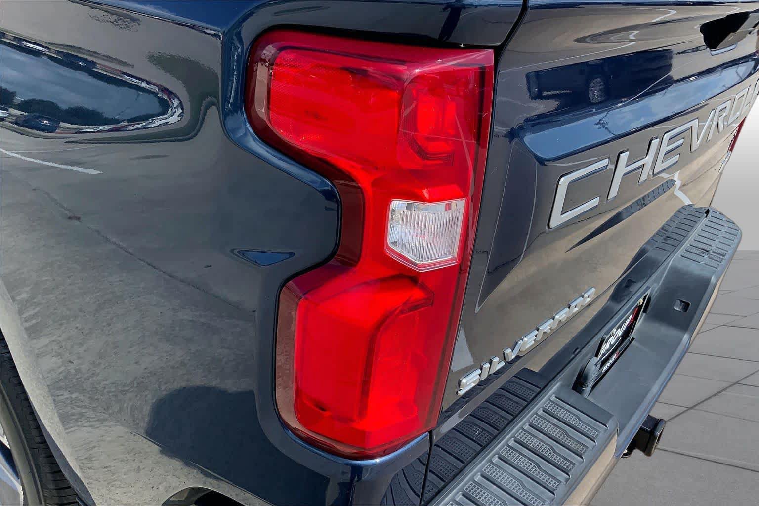 Used 2020 Chevrolet Silverado 1500 RST w/ Texas Edition AWD/4WD image 27