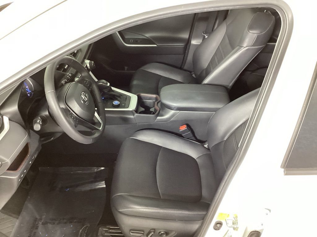 Used 2020 Toyota RAV4 Limited w/ Limited Grade Weather Package AWD/4WD image 31