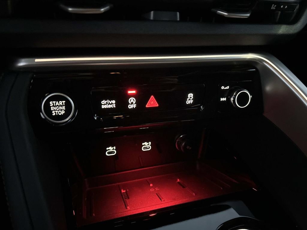 New 2025 Audi Q5 Prestige image 21