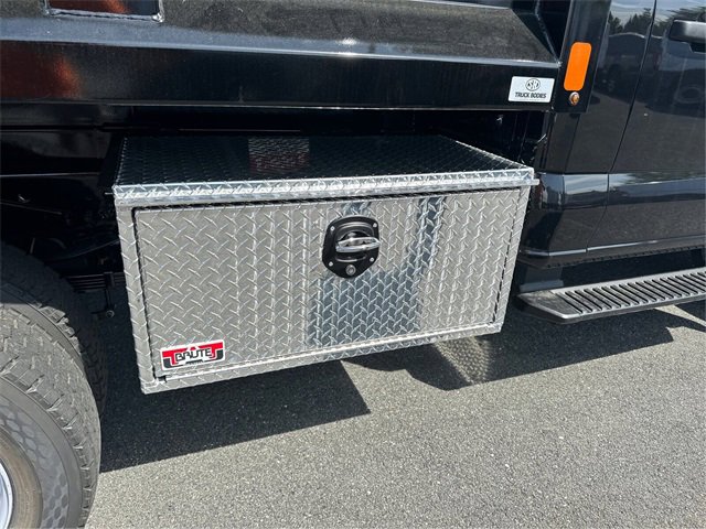 New 2025 Ford F550 4x4 Regular Cab Super Duty image 13