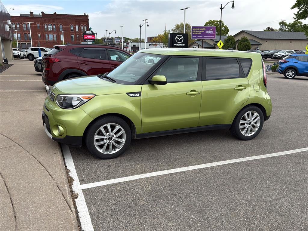 Used 2017 Kia Soul + FWD image 15