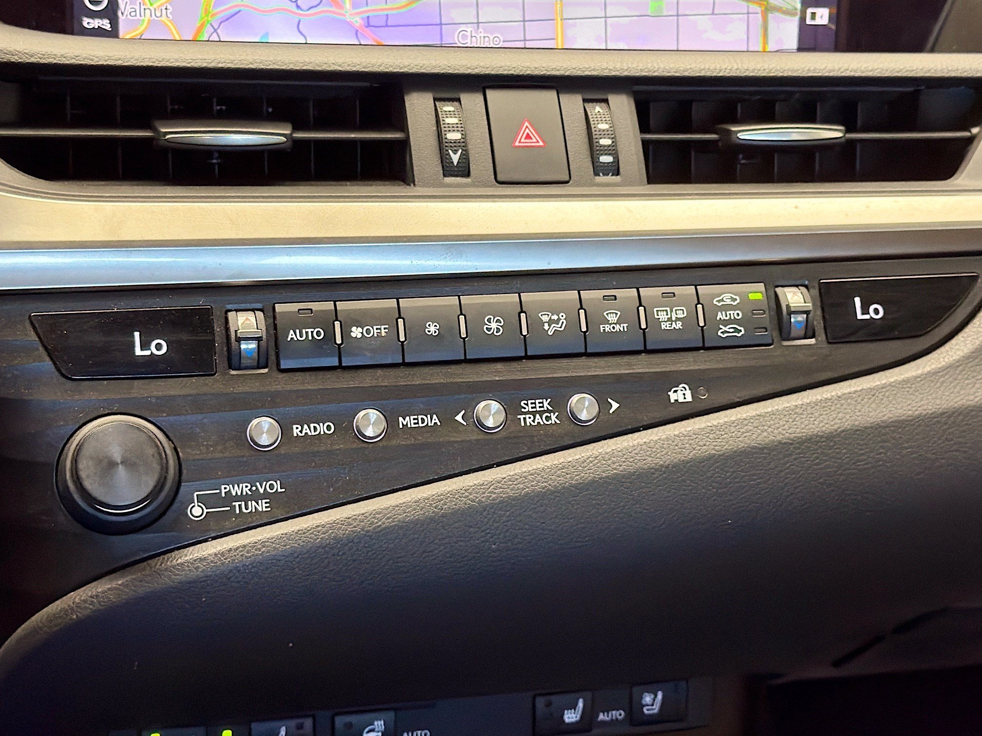 Used 2020 Lexus ES 300h w/ Premium Package FWD image 10