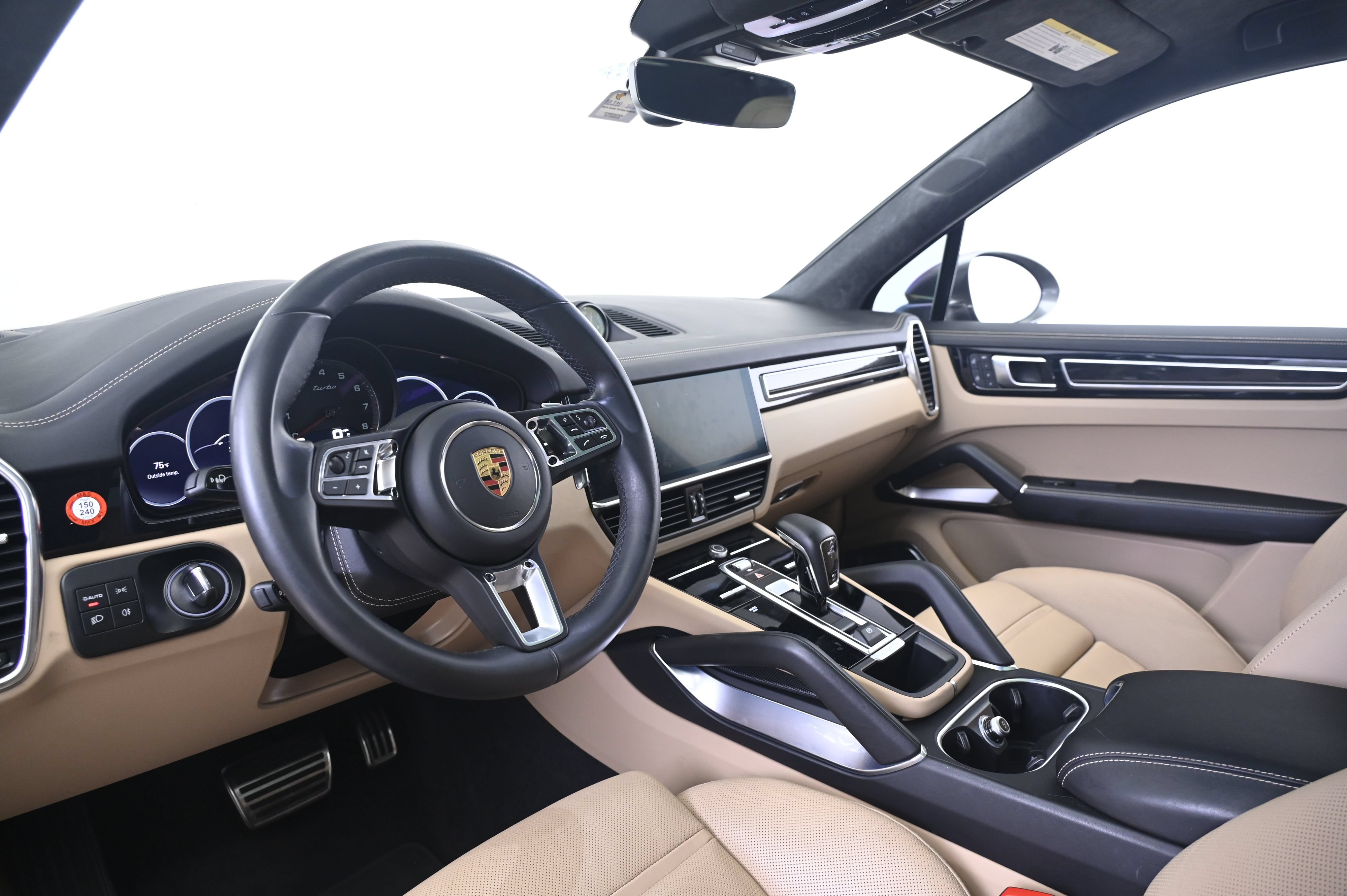 Certified 2023 Porsche Cayenne Turbo AWD/4WD image 28